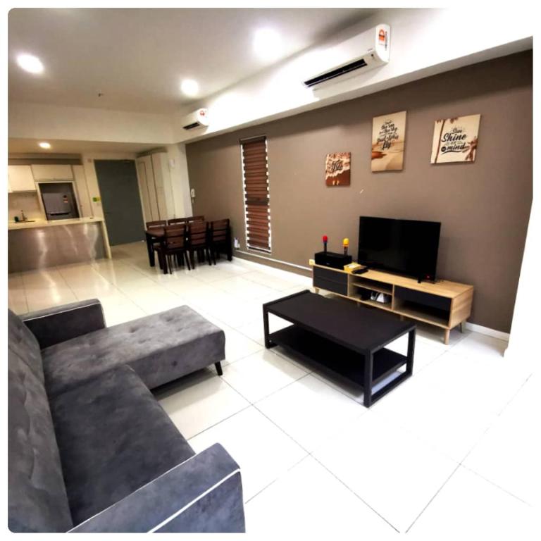 reSTARY - K-Box, Sutera Avenue Infinity Pool - Imago Opposite - KK City- 2BR,6Pax 来沙旅 K房主题公寓 - 无边际日落海景泳池 - Imago商场对面 - KK市中心 - 2房6人, Kota Kinabalu