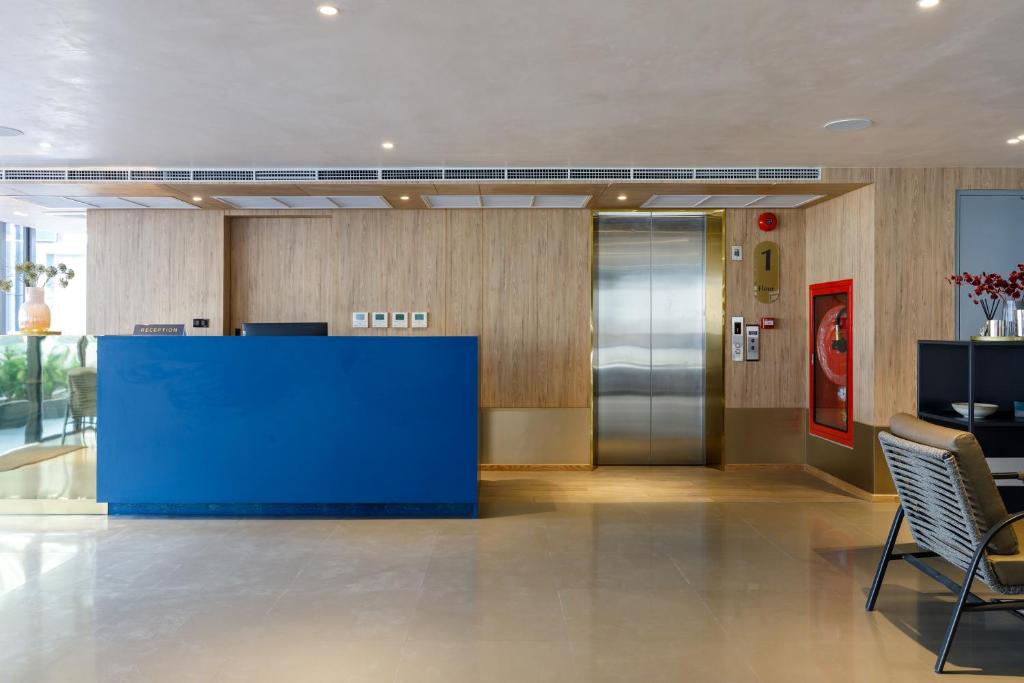 フロント・ロビー