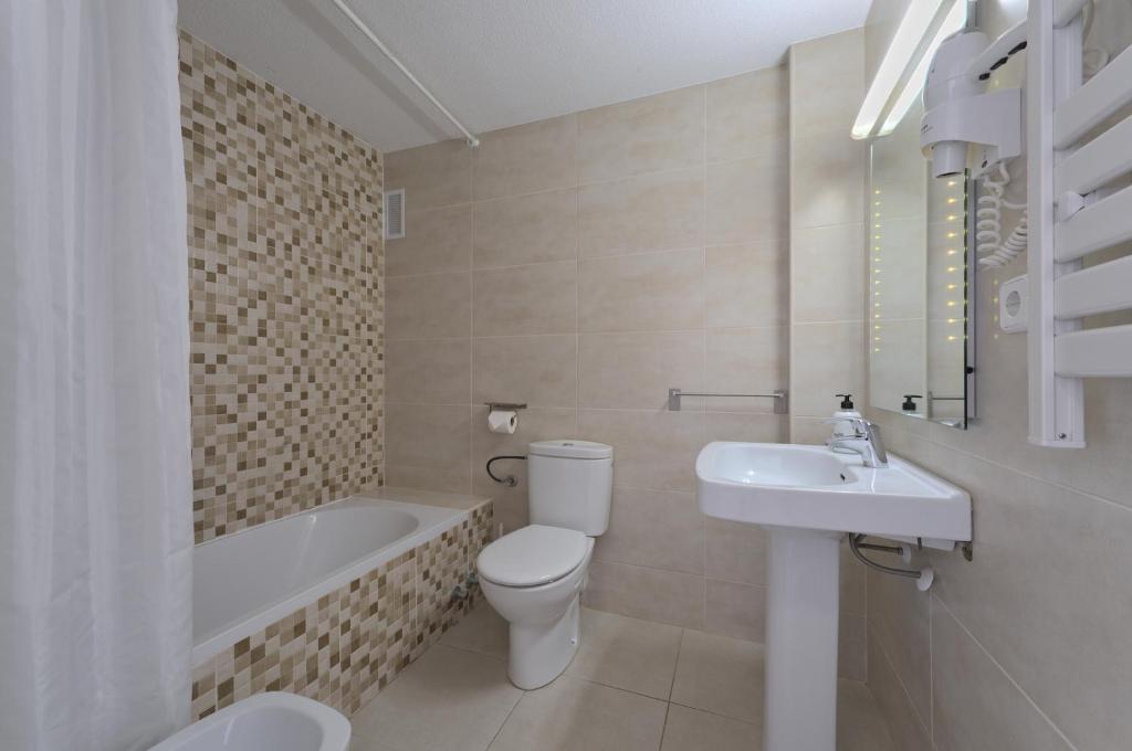 All Suite Ibiza Aparthotel — Hotel rooms in San Antonio, Balearic Islands
