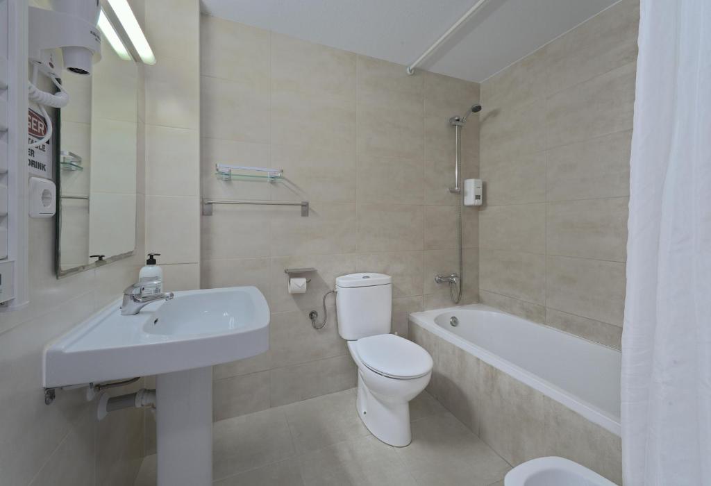 All Suite Ibiza Aparthotel — Hotel rooms in San Antonio, Balearic Islands