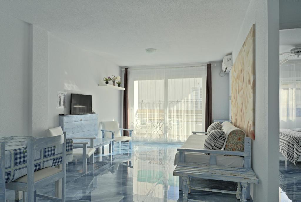 All Suite Ibiza Aparthotel — Hotel rooms in San Antonio, Balearic Islands