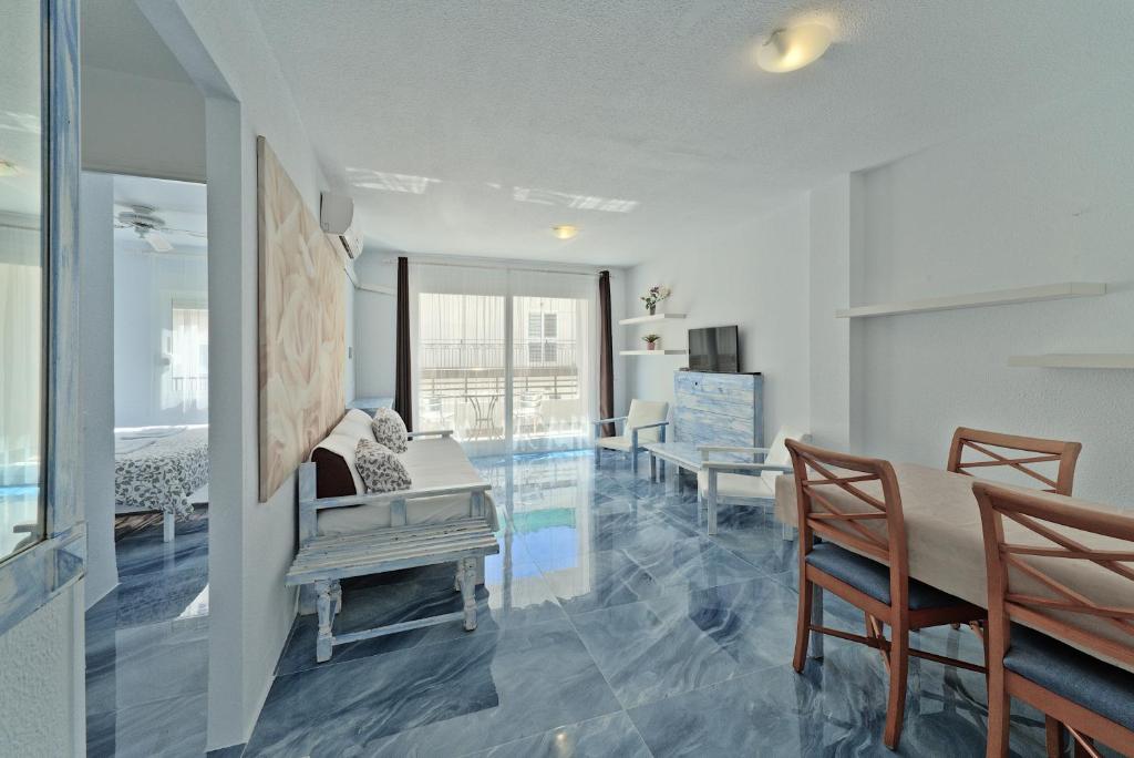 All Suite Ibiza Aparthotel — Hotel rooms in San Antonio, Balearic Islands