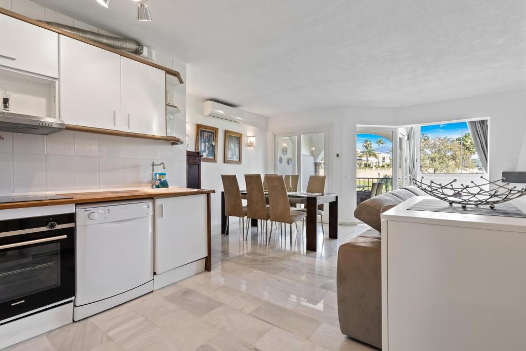 Golfers paradise Apt by Costarentals - Ref 198 - 3