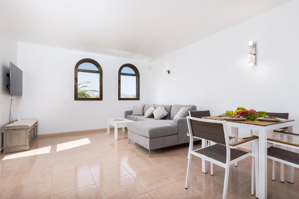 Home2Book Comfy Casa Palomita, Terrace&Pool - 2