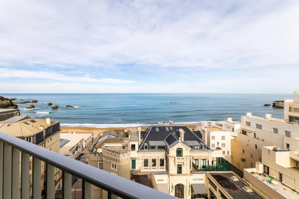 SKY KEYWEEK 2 bedroom sea view apartment in the center of Biarritz - 4