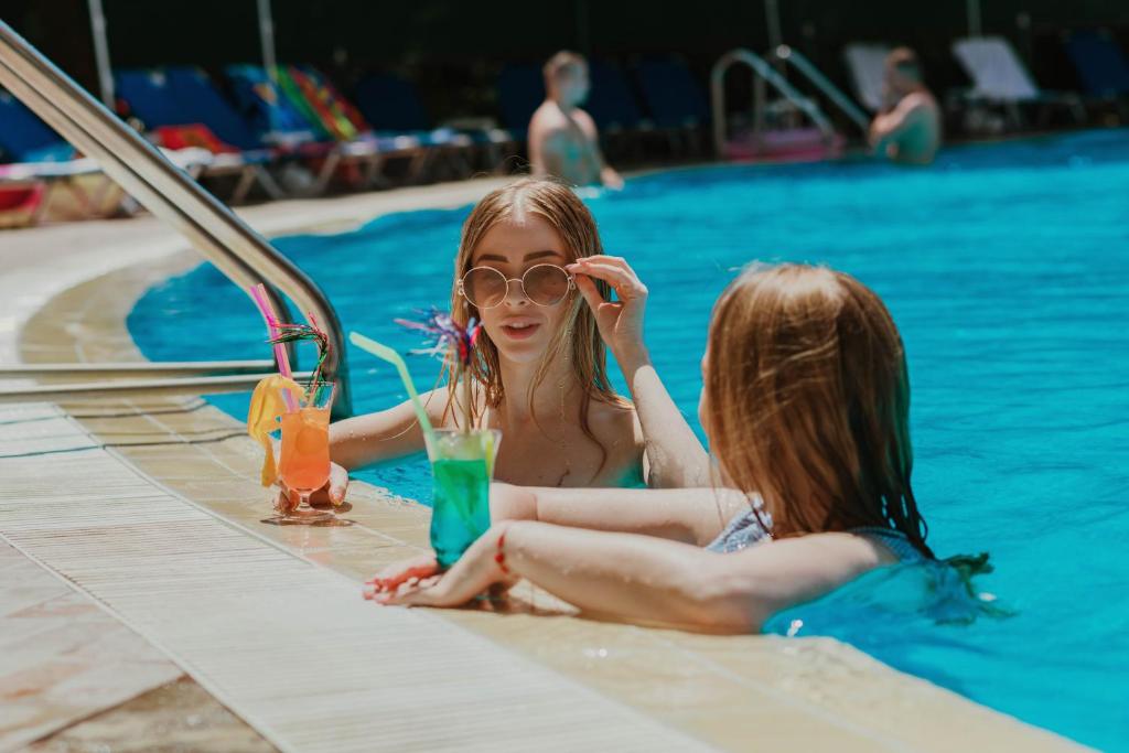 Atlas Hotel - Free Outdoor Pool and Heated Indoor Pool photo