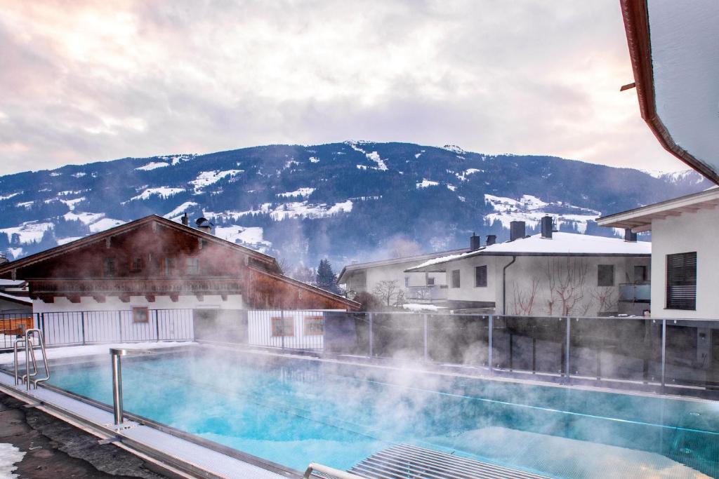 Hotel Zum Pinzger photo
