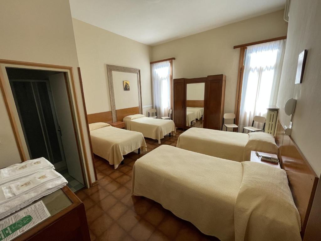 카사 카부르로토 호텔 상세 정보