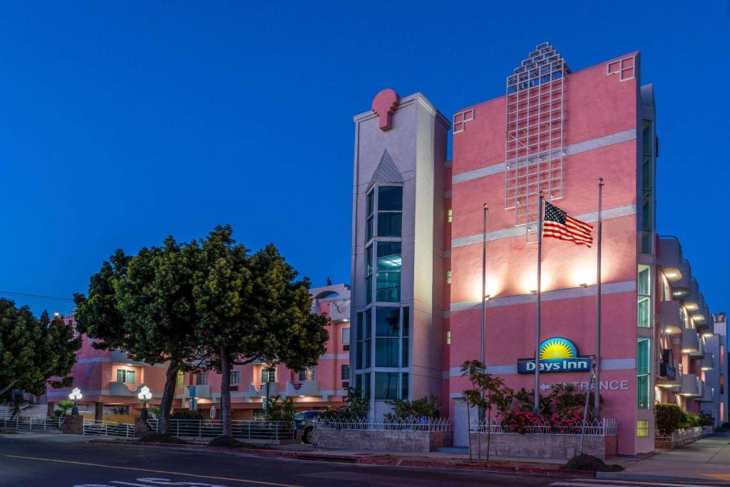 Days Inn by Wyndham Santa Monica