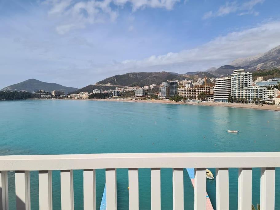 Top floor with stunning seaview, first line, Rafailovići