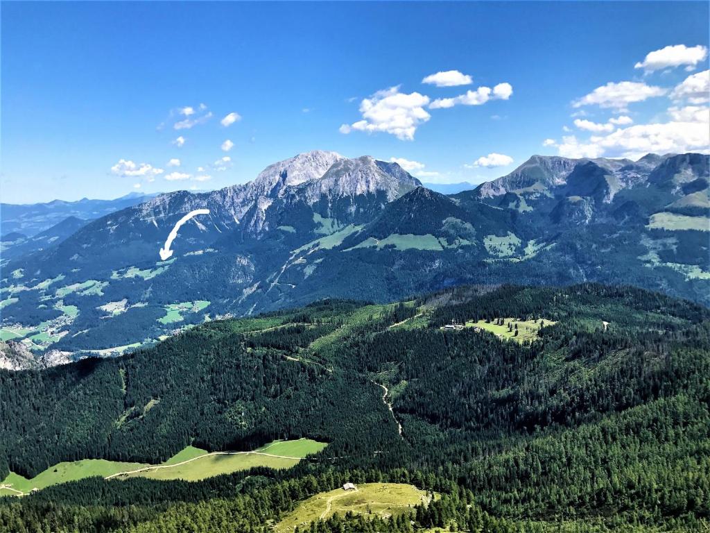 2 Bergpanorama mit Blick ins Tal für absolute Nichtraucher - 2