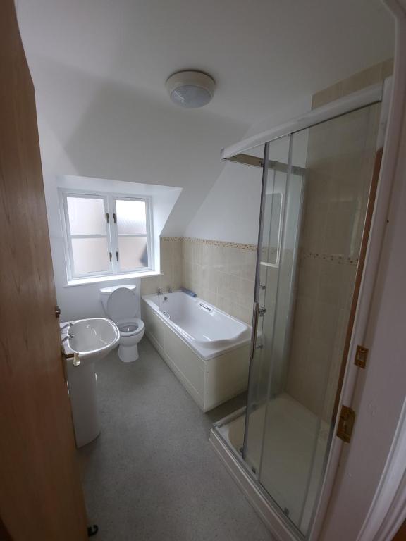 Crew's Apartment photo