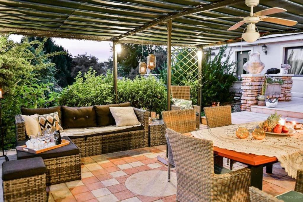 Villa Isidoro ampio parco, piscina privata, arte e giochi , natura e fitness - 4