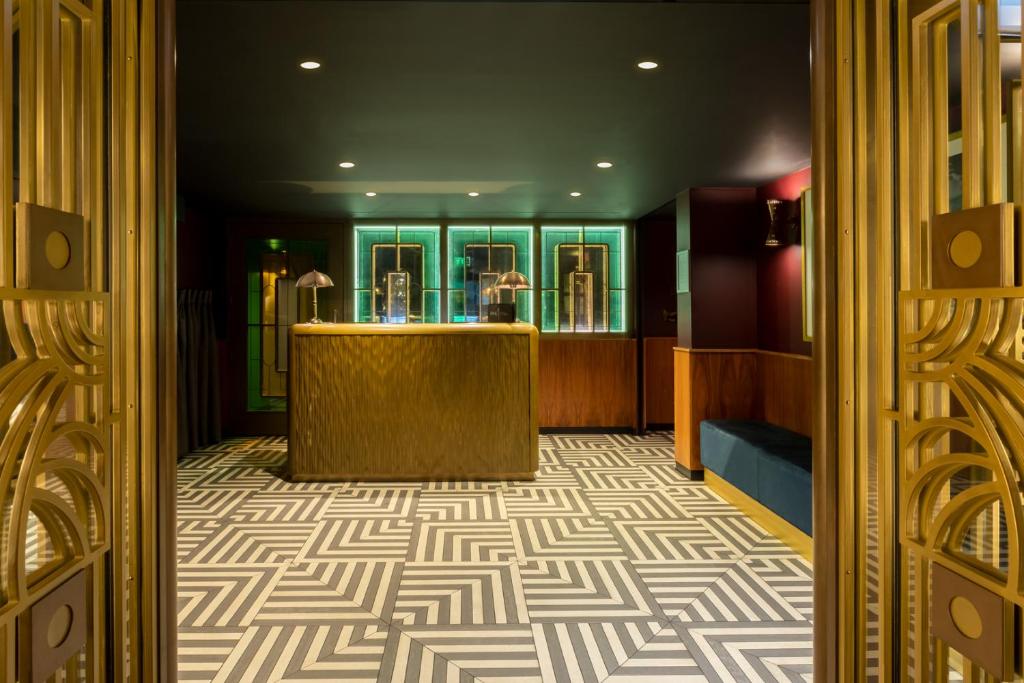 Hotel Indigo London - 1 Leicester Square photo