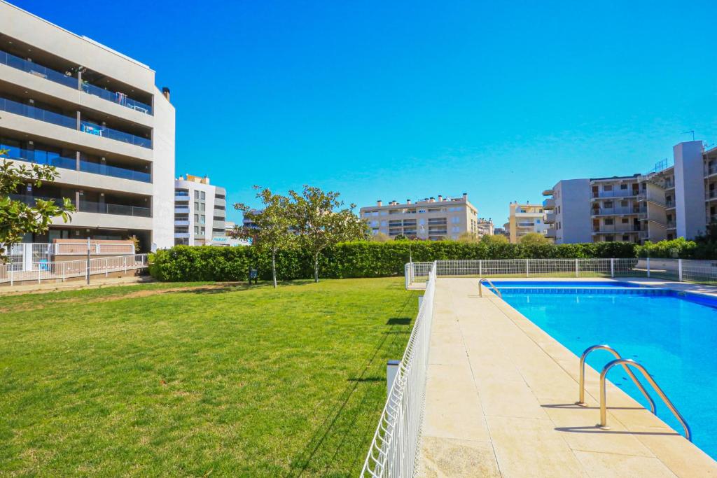 LITORAL COSTA DORADA - GOLETA Only families - 2