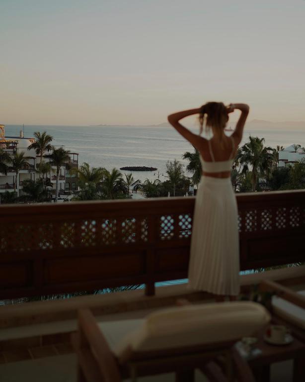 Princesa Yaiza Suite Hotel Resort — Hotel building in Playa Blanca, Canary Islands