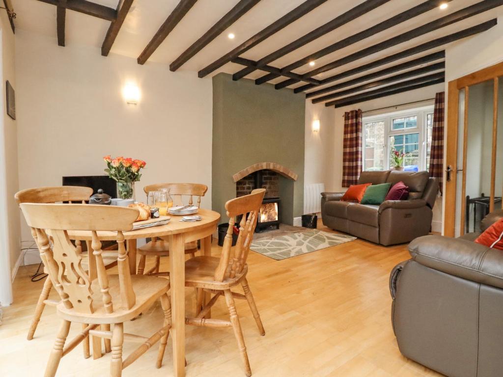 Riverbank View, Whitby