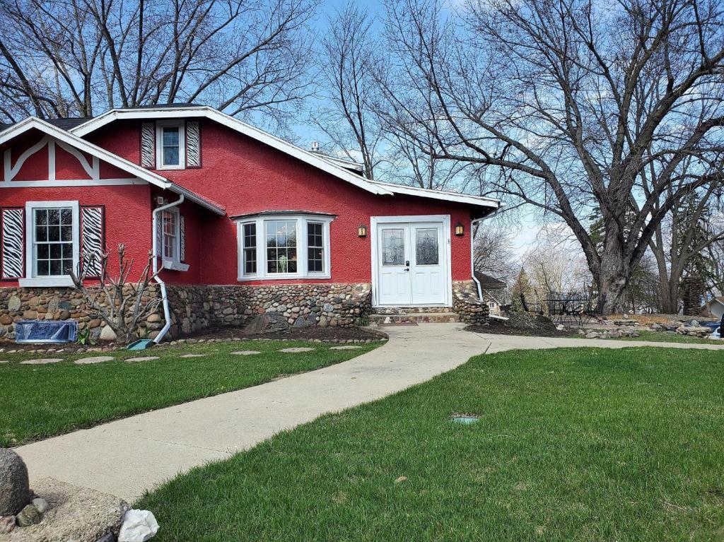 127 Hwy 71 Main House, Arnolds Park