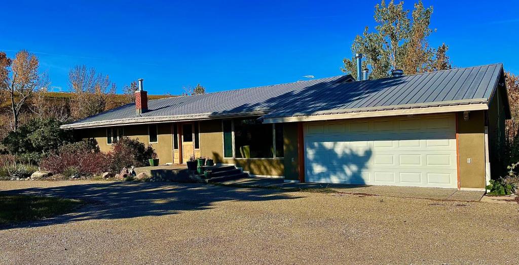 Bar M5 Ranch Stay, High River