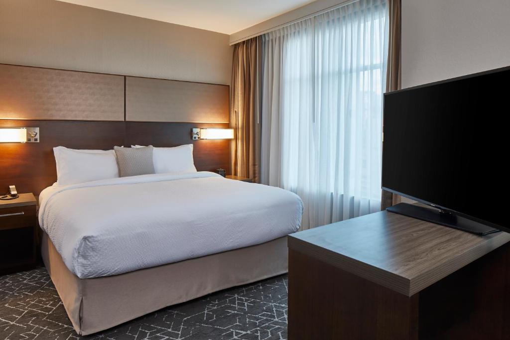Residence Inn by Marriott Nashville Downtown/Convention Center photo