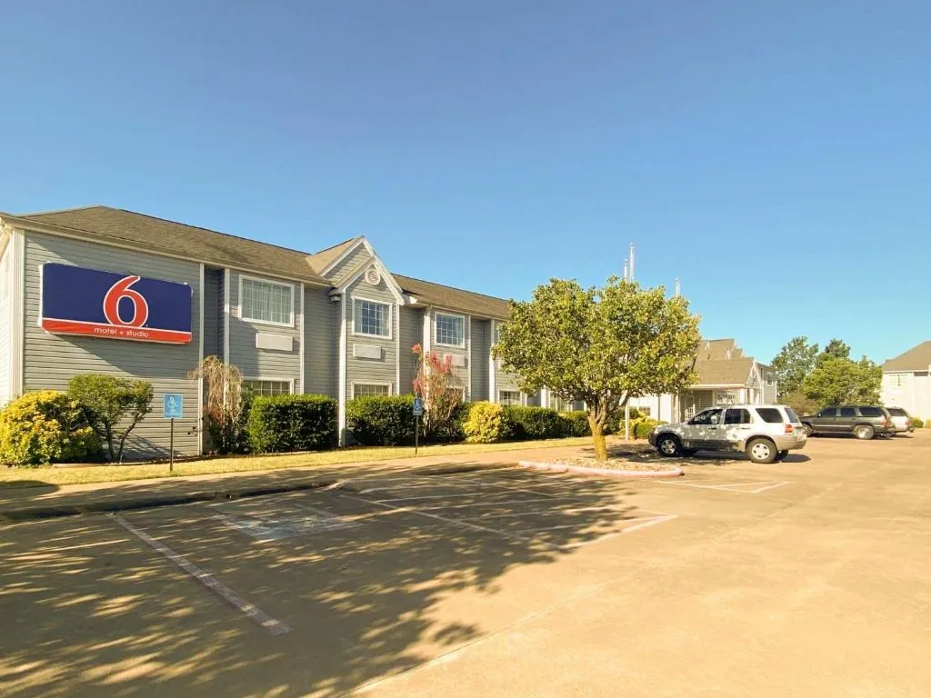 Motel 6 McAlester OK - South，位于麦卡莱斯特的酒店