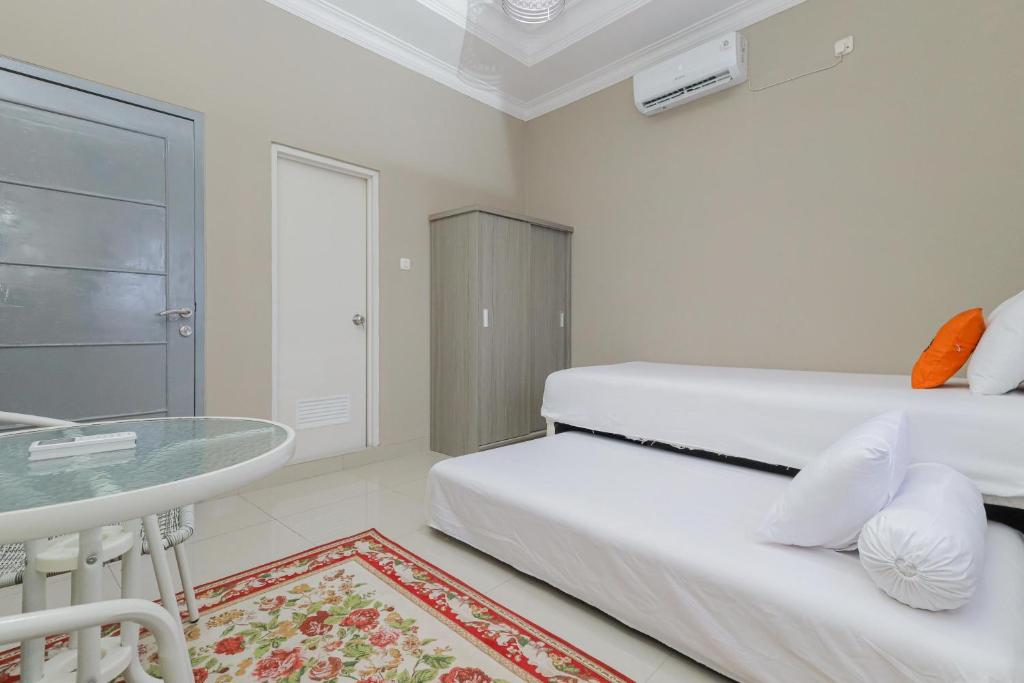 OYO 90634 Wisma Anisa Syariah photo