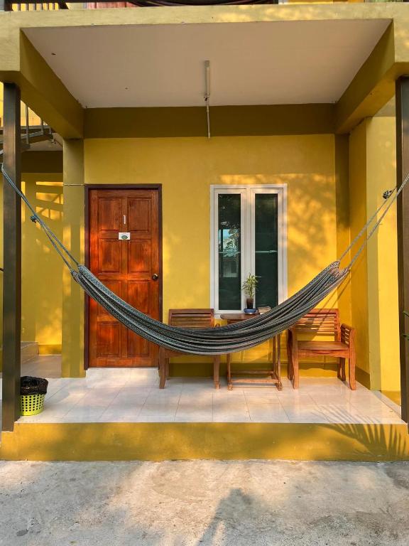 Exterior view, Kanravee Guesthouse in Pai