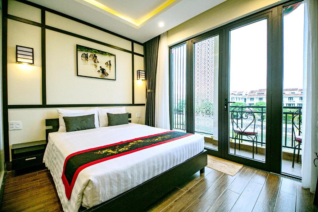 Hoi An Riverland Villa - Hoi An Center