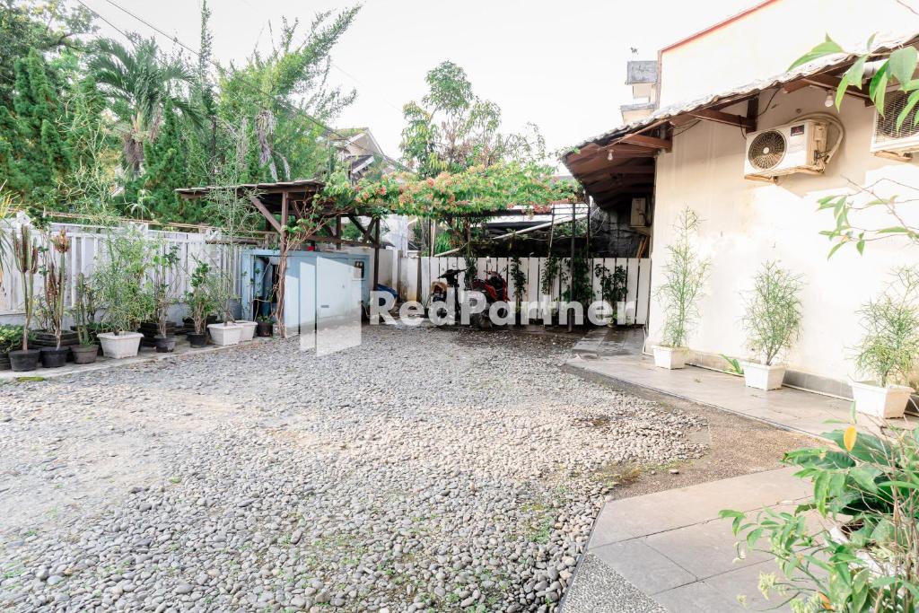 Cherry Pink Hotel Medan Mitra RedDoorz Cherry Pink Hotel Medan Mitra RedDoorz