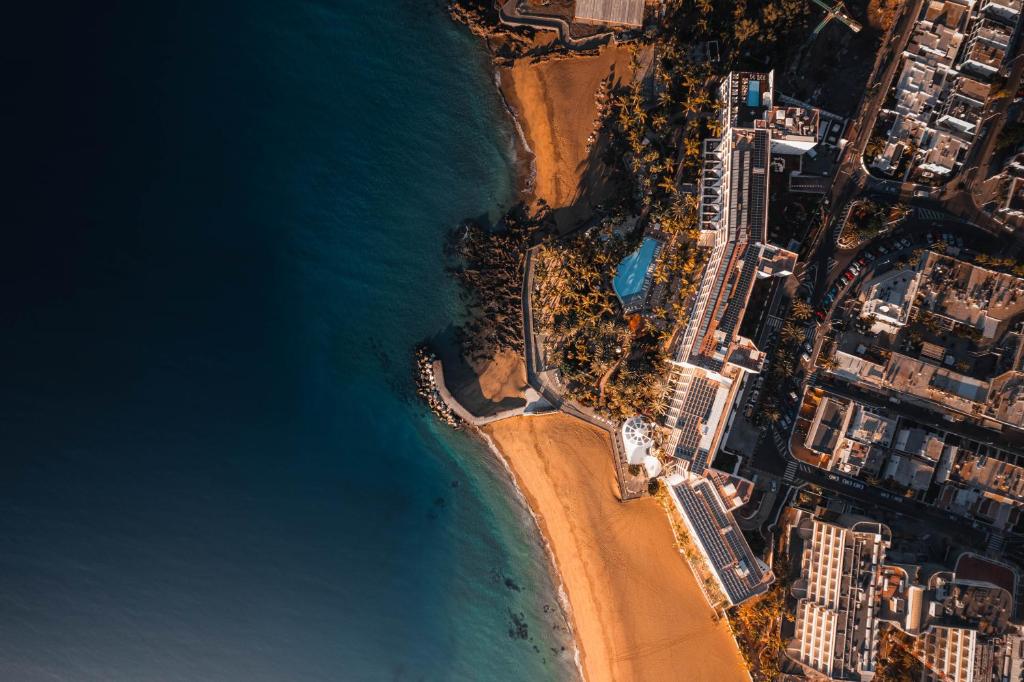 Hotel Fariones — Puerto del Carmen, Canary Islands