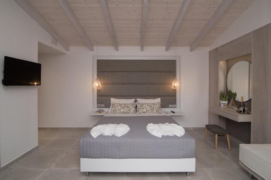 Superior Triple Room with Sea View