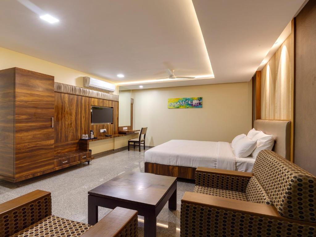 Hotel Silver oak Near Ambabai Temple Kolhapur photo