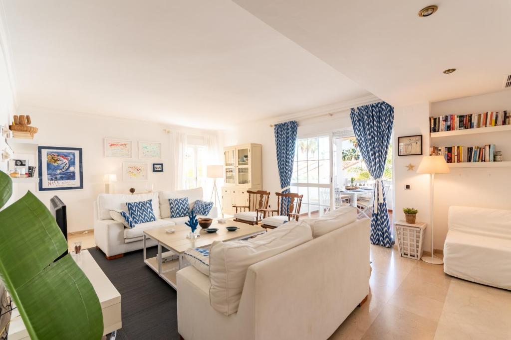 Apartment, front line beach, in Las Arenas, Bahía de Marbella, Marbella