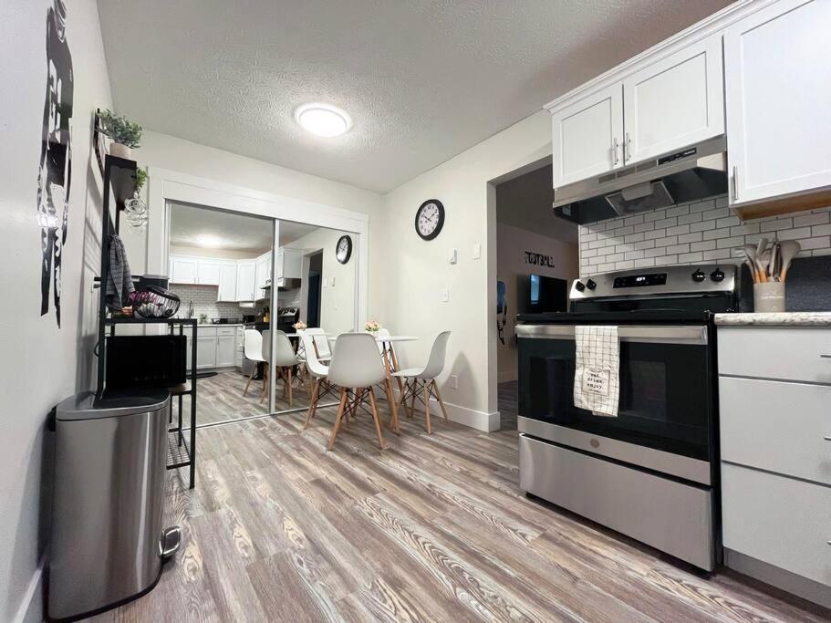 #1 Central, Spacious Football Themed HOF Apt