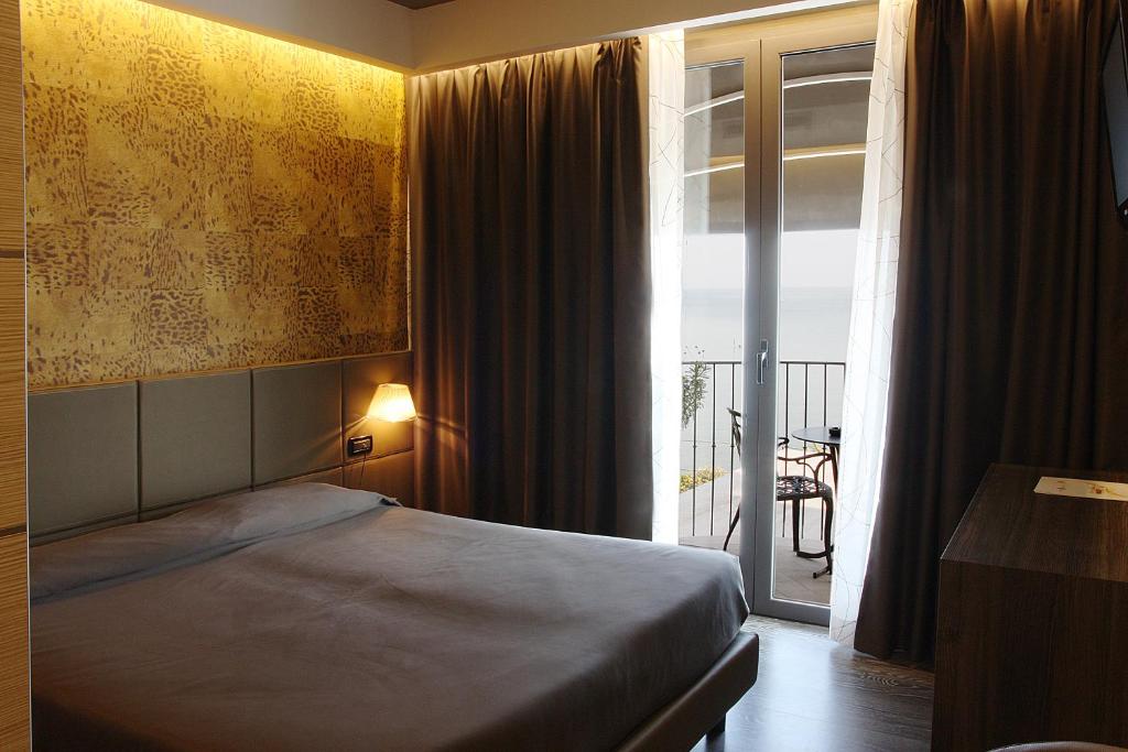 Hotel Aurora - 4