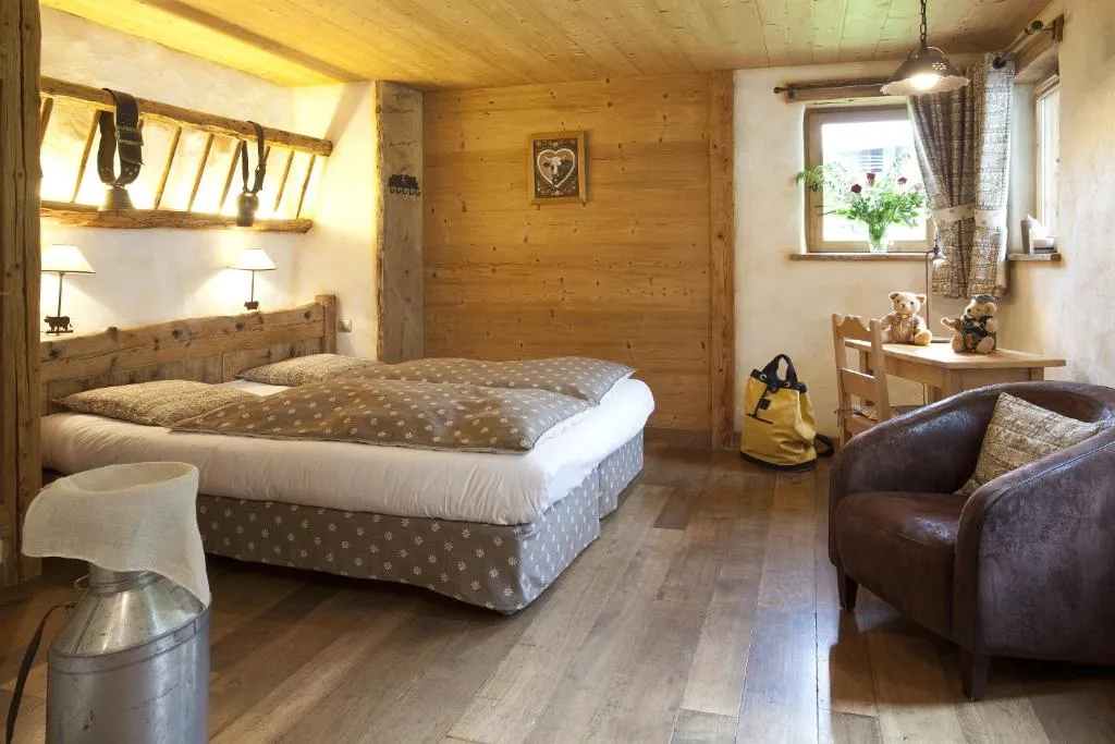 Chalet-Hôtel Les Fermes de Pierre & Anna，位于大博尔南的酒店