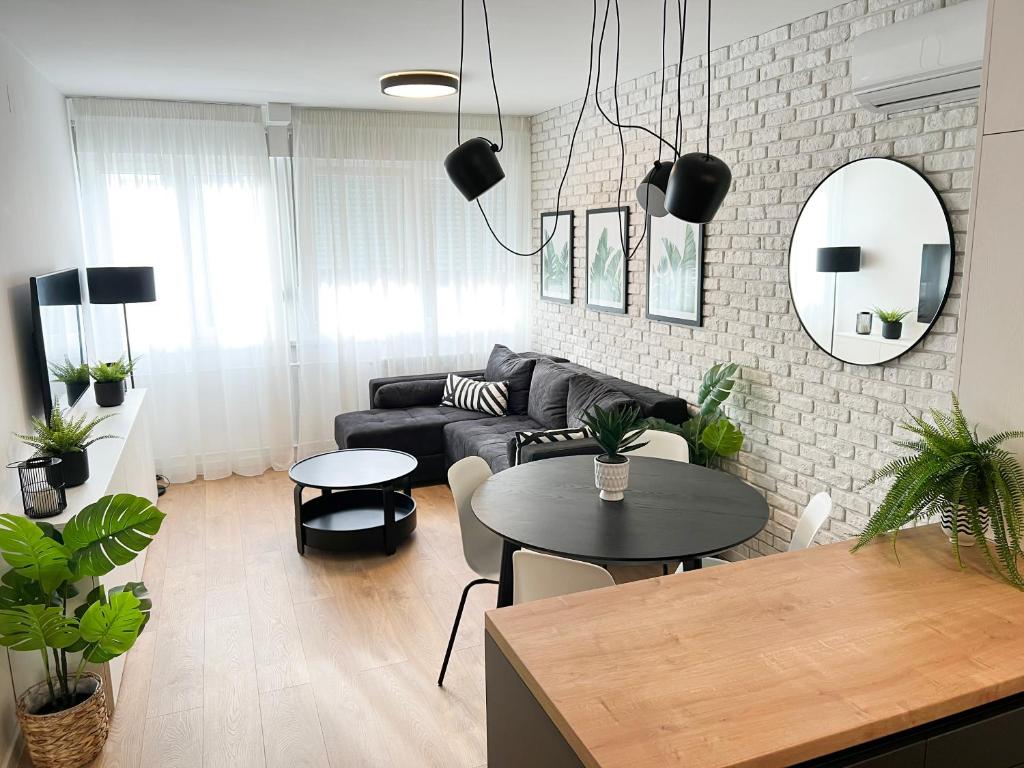 The Black & White Oasis - 1