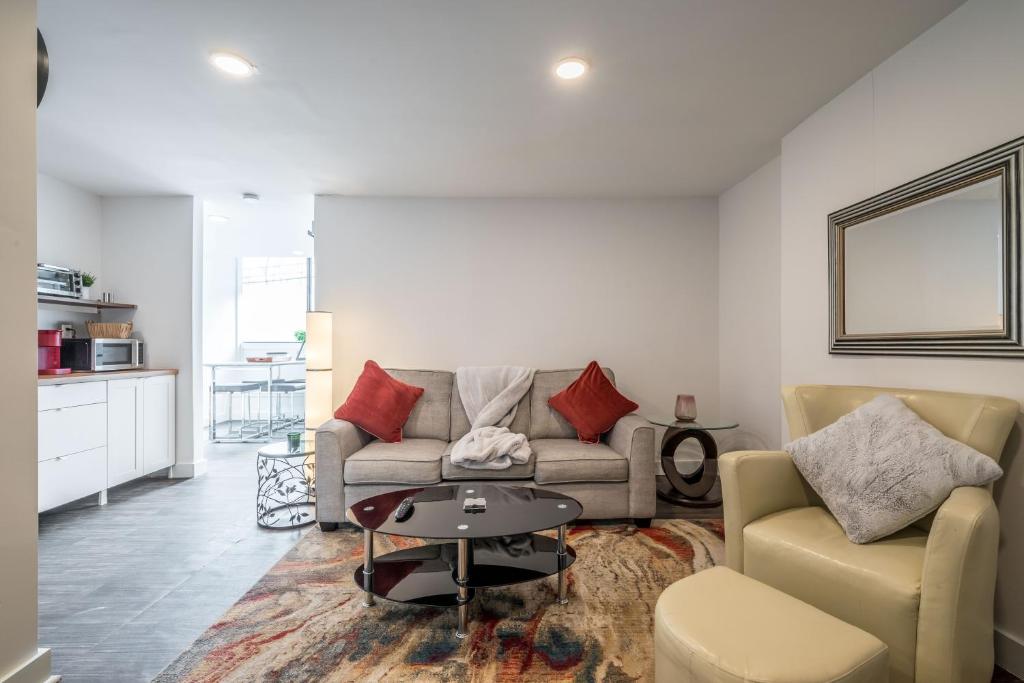 Modern Contemporary 2 Bedroom Suite — Hotel in Halifax (NS)