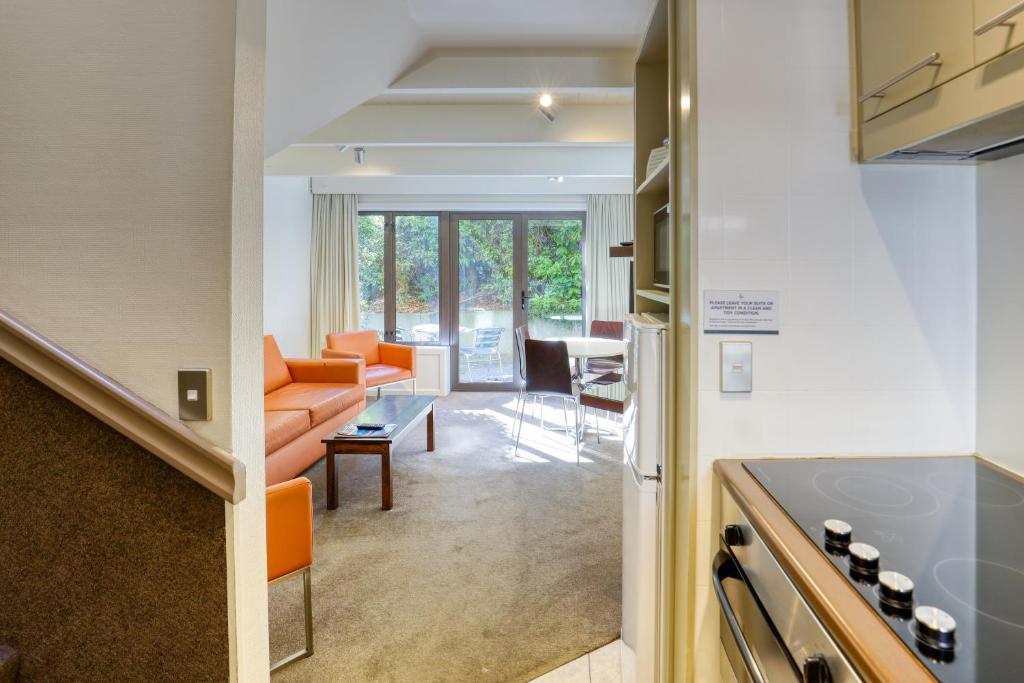 Garden Court Suites & Apartments