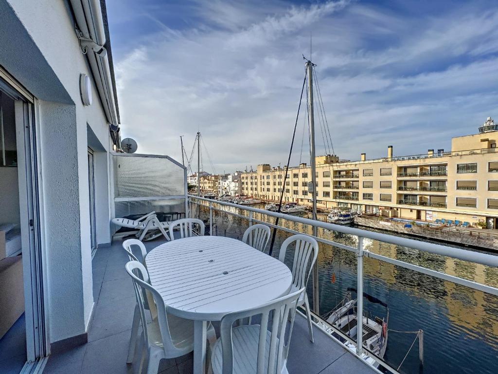 Port Moxo 78 -22 - 2