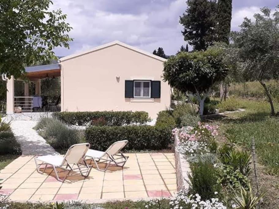 Spiti Elea, Kanakádes