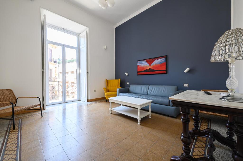 Via Cairoli 60, Neapol