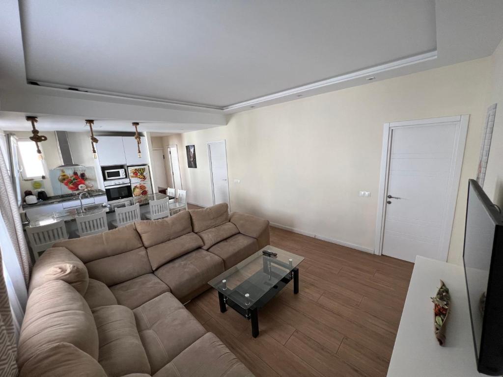 GENUAR APARTMENTS 3 Bedroom close to beach - 4
