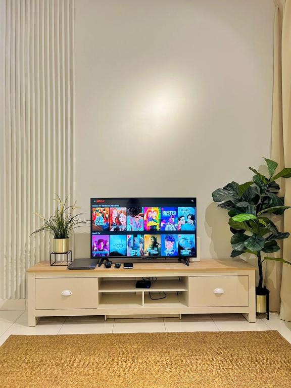 Shared lounge/TV area