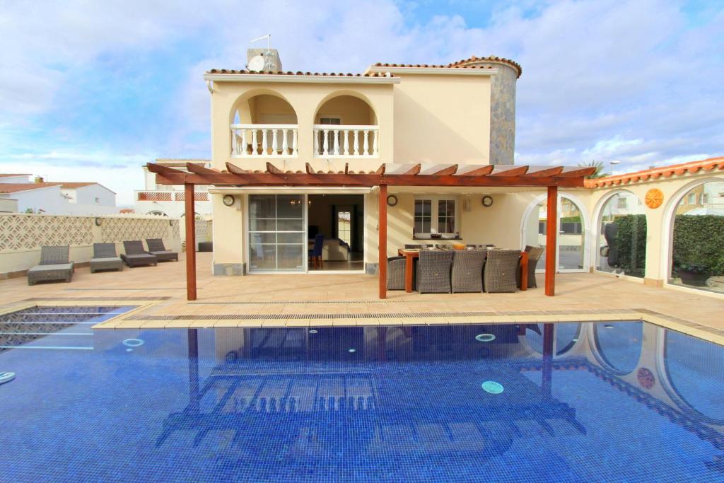 LEON INMO Villa Loro - 14157, Empuriabrava