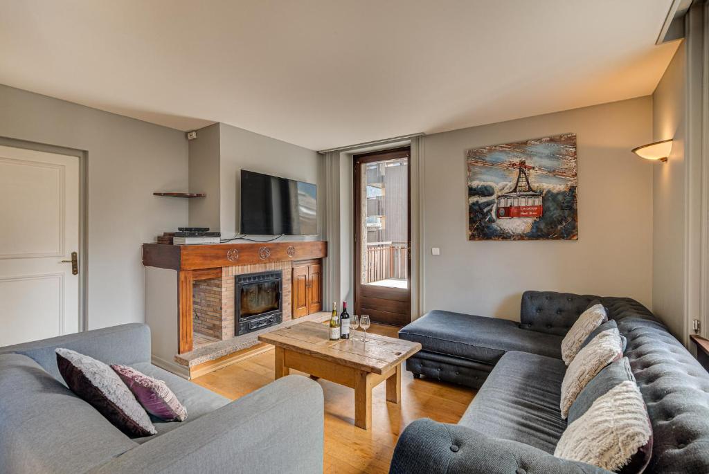 Apartment President, Alpes Agency, Central Chamonix, Sleeps 12 - 5