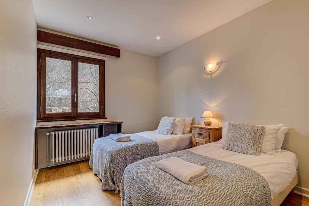 Apartment President, Alpes Agency, Central Chamonix, Sleeps 12 - 4