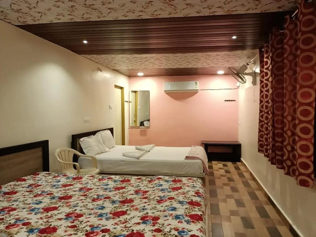 BANANA FARM HOUSE, Hampi Best Price Guarantee Mobile Bookings