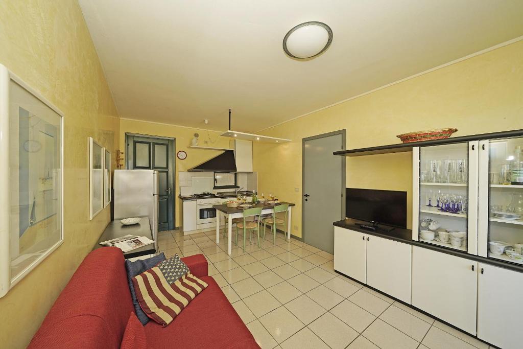 Il Porticciolo P1-12 by Wonderful Italy - 5