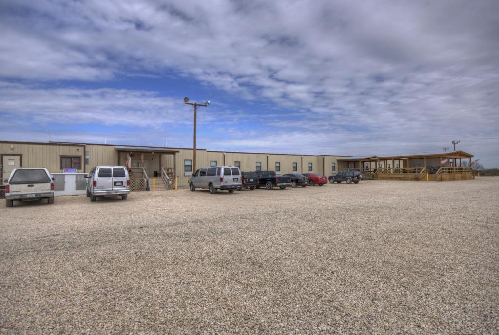 Artemis One Lodge in Carrizo Springs, TX reviews, prices of
